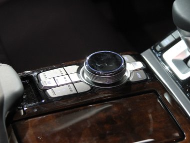 slide image for gallery: 19755 | Hyundai Genesis G90