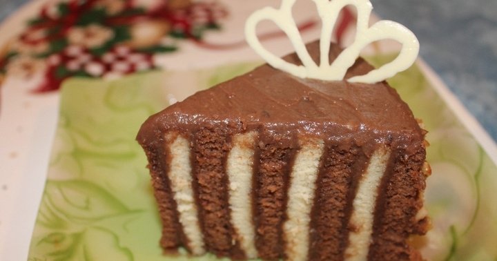 Шоколадный ванильный торт