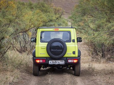 slide image for gallery: 25108 | Suzuki Jimny 5
