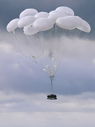 «Птицелов» десантируется с воздуха. Фото: Ростех