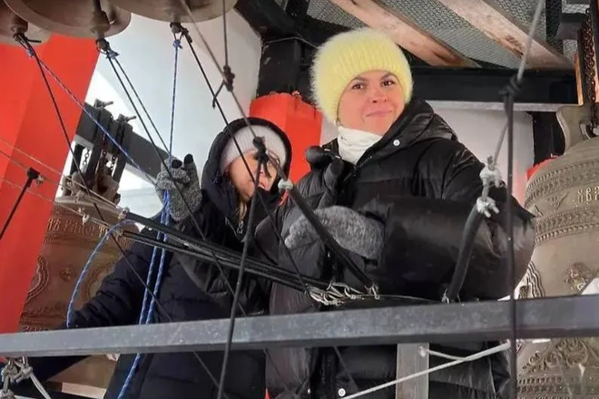 Женщина-звонарь