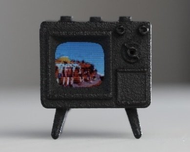 TinyTV Mini доступен в двух цветах: черном и прозрачном. Фото: Kickstarter