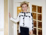 57-летняя Елена Малышева в «теткиной» кофточке (переодень звезду)