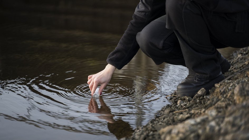 Забор проб воды