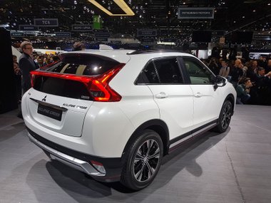 slide image for gallery: 23366 | Mitsubishi Eclipse Cross
