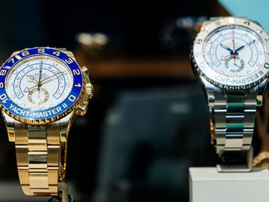Slide image for gallery: 14151 | Речь идет о часах Rolex Yacht-Master Yacht-Master II 44mm Yellow Gold 116688. Их стоимость — около 30 000 евро. Фото: legion-media.ru