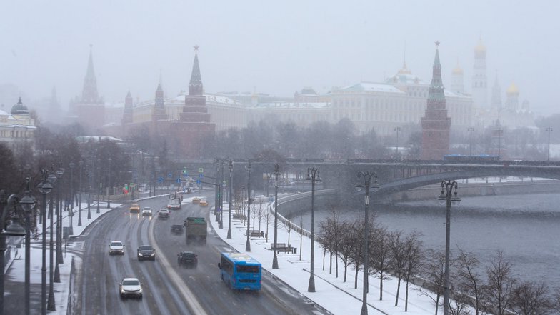 slide image for gallery: 25856 | Снег в Москве 31 марта