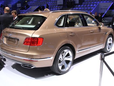 slide image for gallery: 17852 | Bentley Bentayga