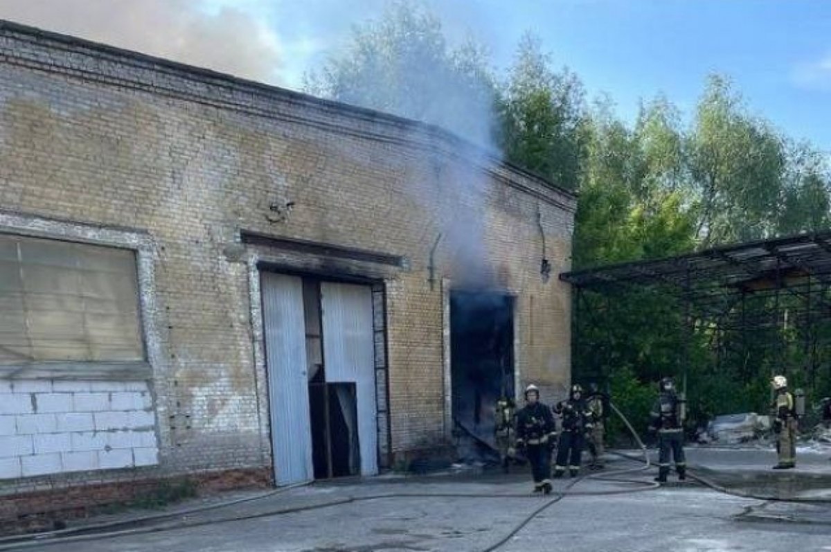 Цех по переработке пластика горел в Нижнем Новгороде на площади 200 кв.м -  Новости Mail.ru