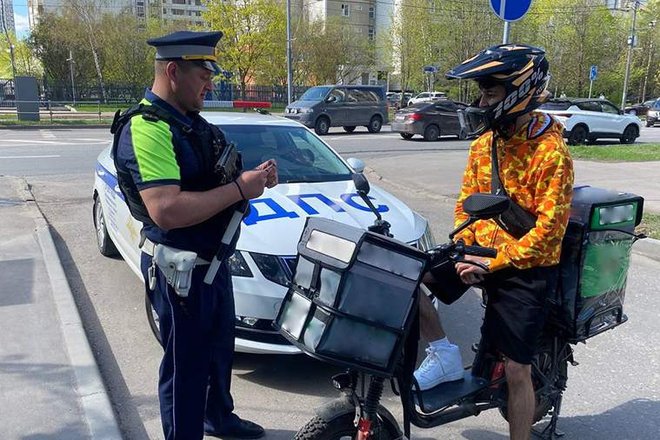 ГАИ Москвы объявила о трехдневном рейде на велокурьеров