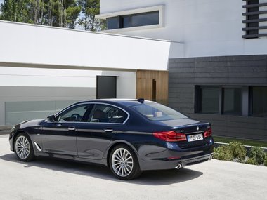 slide image for gallery: 23163 |  BMW 5 Series