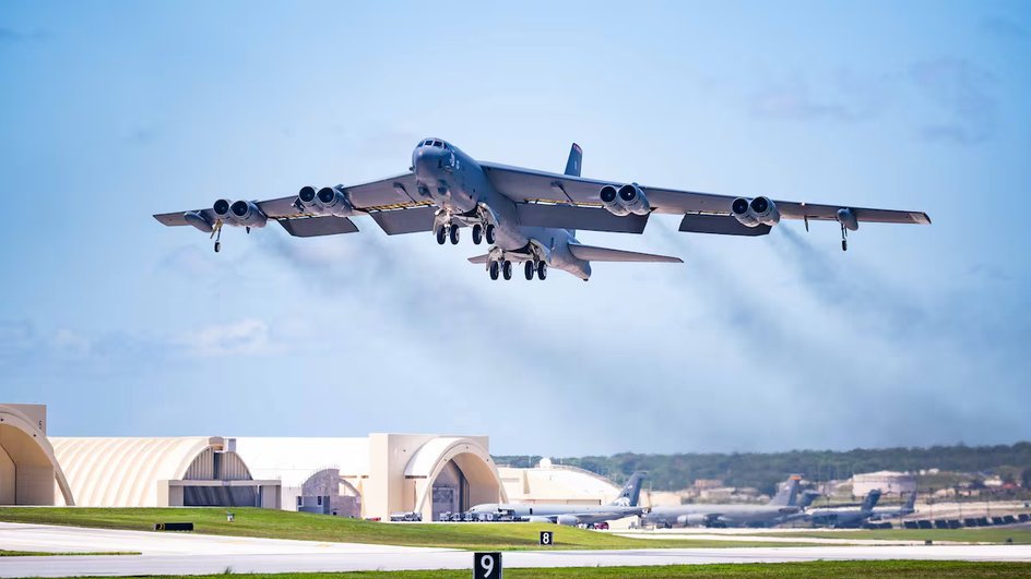 Бомбардировщик B-52 Stratofortress.