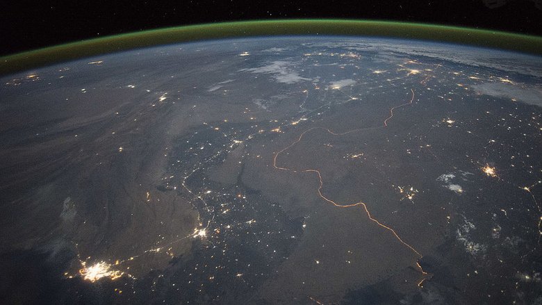 Граница Индии и Пакистана, вид из космоса в ночное время. Фото: wikipedia