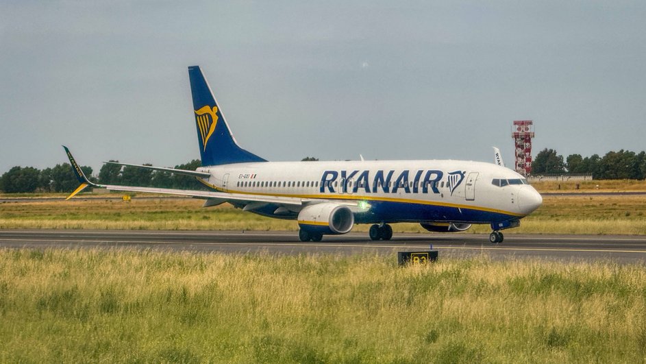 Flughafen Rom-Fiumicino, Italien, Europa, Ryanair, Boeing 737, Flugverkehr, Tourismus, Fluggesellschaft, Sommerreisezeit Flughafen Rom-Fiumicino, Italien, Europa, Ryanair, Boeing 737, Flugverkehr, Tourismus, Fluggesellschaft, Sommerreisezeit