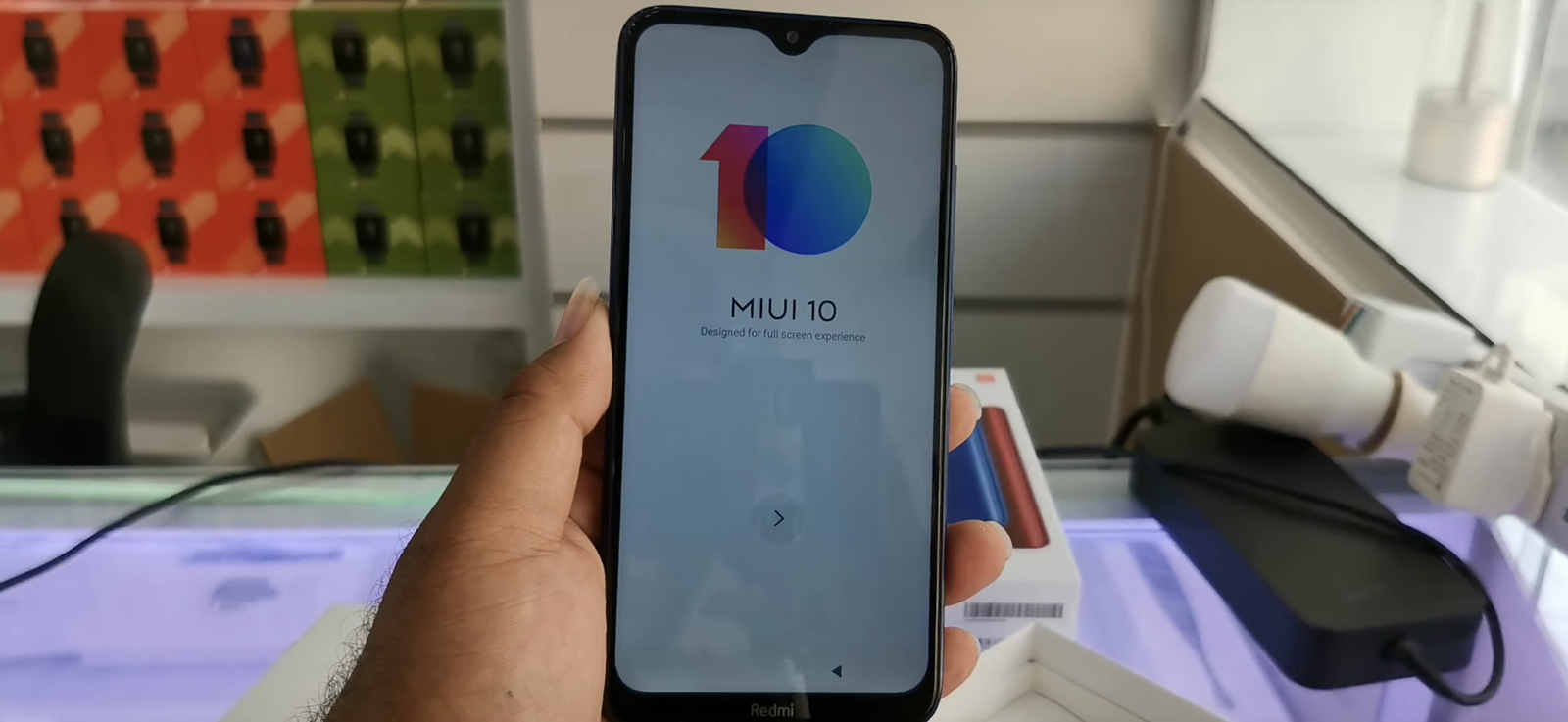 Xiaomi Redmi 8 показали на видео за день до релиза - Hi-Tech Mail.ru