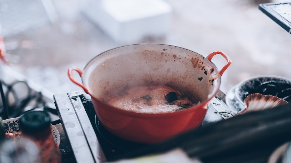 5 простых способов очистить кастрюлю после неудачного кулинарного опыта