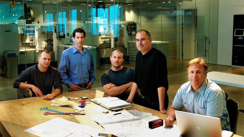 Редкое совместное фото Стива Джобса с топ-менеджерами Apple. Рубинштейн — второй слева. Фото: Time