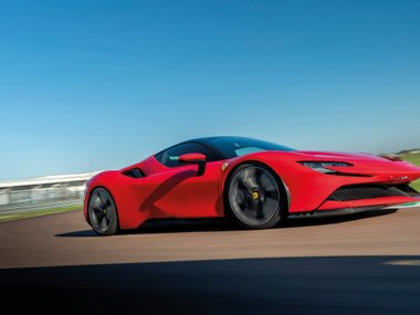 slide image for gallery: 27816 | Ferrari SF90 Stradale