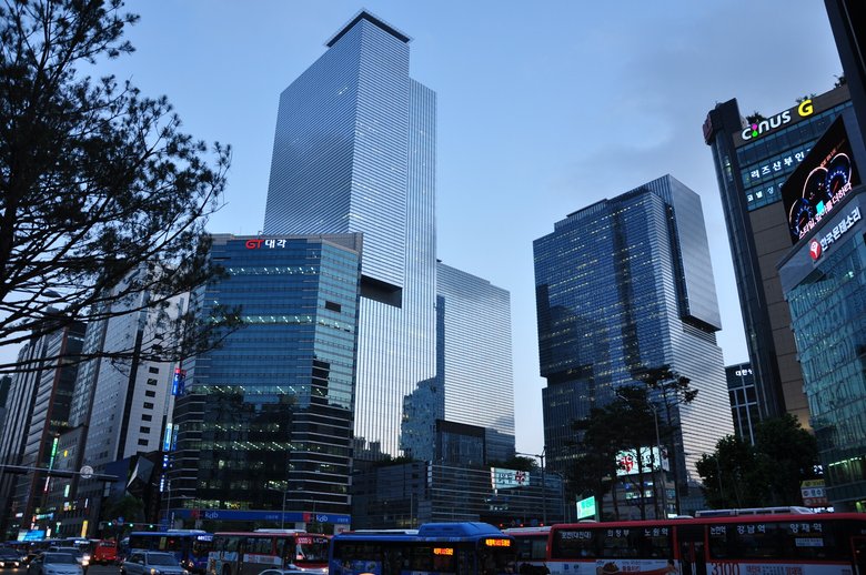Штаб-квартира Samsung в районе Сеочо, Сеул, Южная Корея. Фото (с) Oskar Alexanderson/Flickr CC BY-SA 2.0