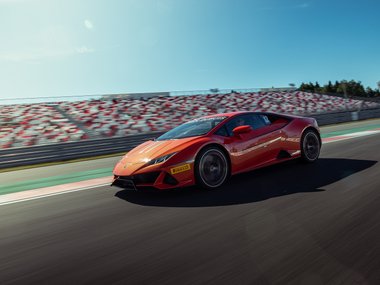 slide image for gallery: 24755 | Lamborghini Huracan Evo