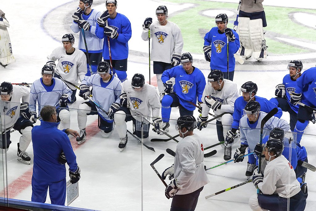 Сборная Финляндии обыграла американцев в матче чемпионата мира по хоккею