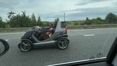 Smart Crossblade с французскими номерами в России на трассе М4 Дон