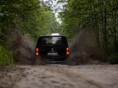 slide image for gallery: 28452 | Peugeot Traveller