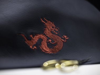 Rolls Royce Year of the Dragon: нанесение изображения дракона