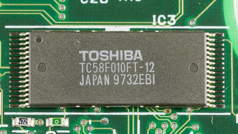 Модуль памяти от Toshiba Memory. Фото: Wikipedia Commons