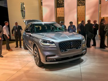 slide image for gallery: 23916 | Lincoln Aviator