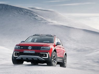 slide image for gallery: 19705 | Volkswagen Tiguan GTE Active Concept
