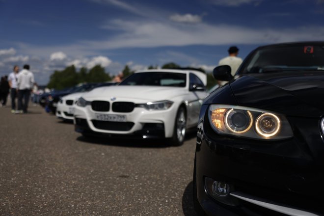 Фанаты BMW установили рекорд по «поворотникам» в России Фанаты BMW установили рекорд по «поворотникам» в России