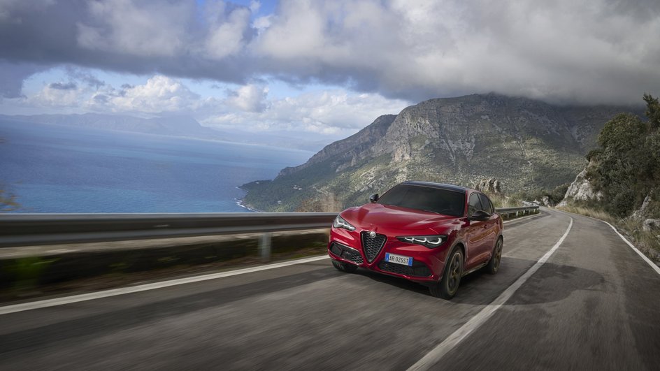 Alfa Romeo Stelvio Intensa (949) '2025