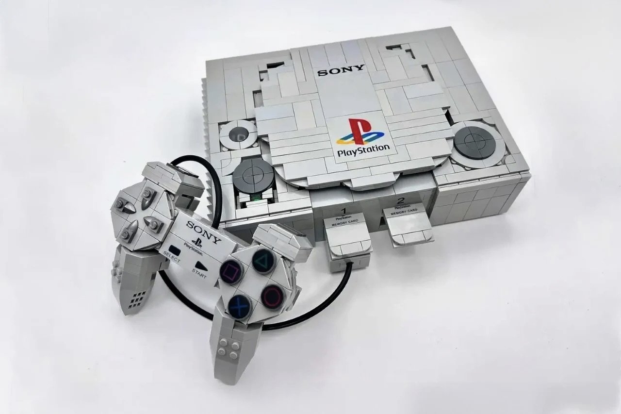 Первую PlayStation собрали из LEGO (фото) - Hi-Tech Mail.ru