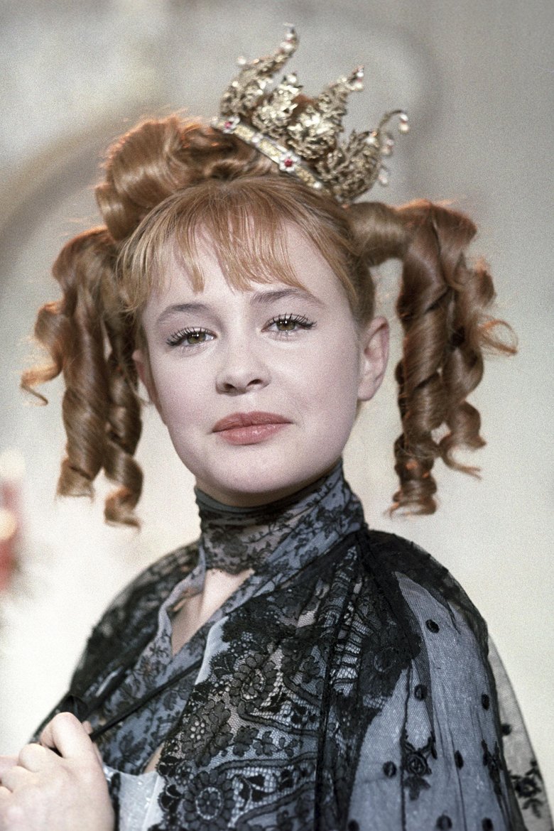 Марина Неелова в фильме «Старая, старая сказка». Марина Неелова в фильме «Старая, старая сказка».