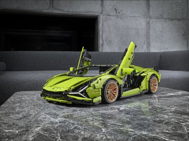 slide image for gallery: 26068 | Lego Lamborghini