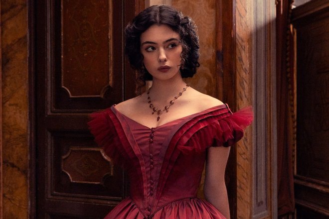 Дева Кассель в сериале «Леопард» Дева Кассель в сериале «Леопард»