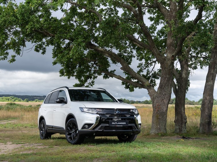 slide image for gallery: 26468 | Mitsubishi Outlander