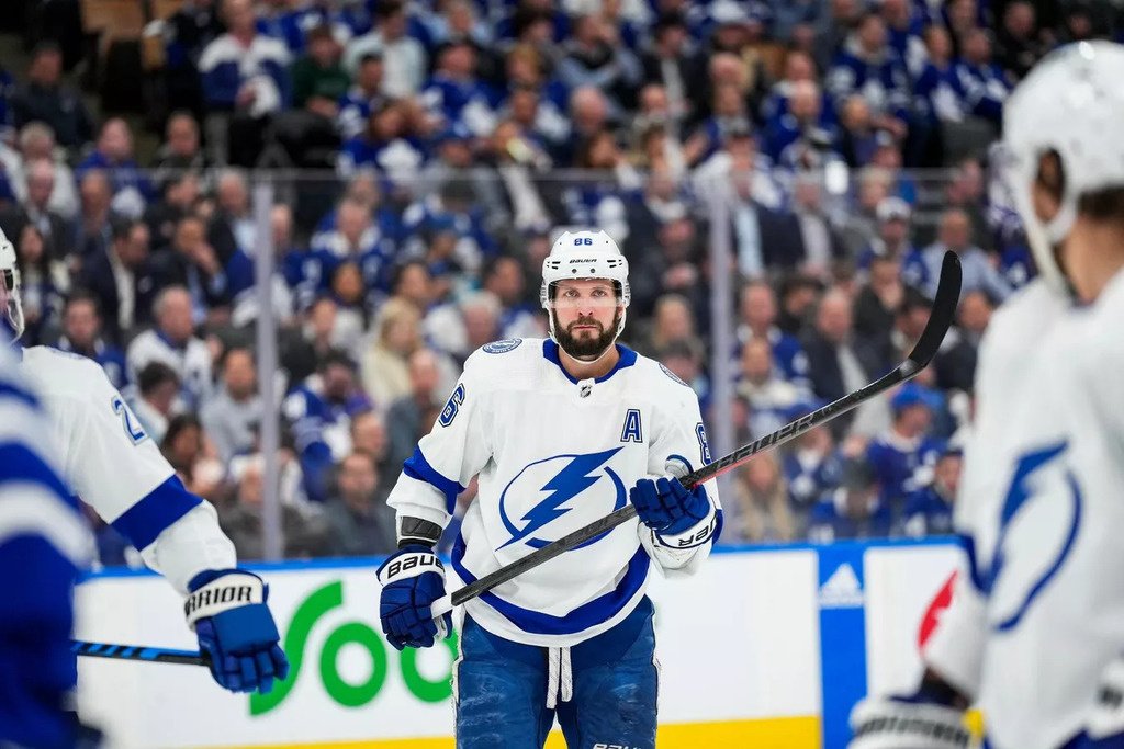Никита Кучеров признан третьей звездой дня в НХЛ