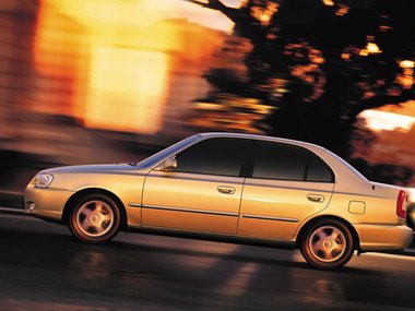 slide image for gallery: 25833 | Hyundai Accent II