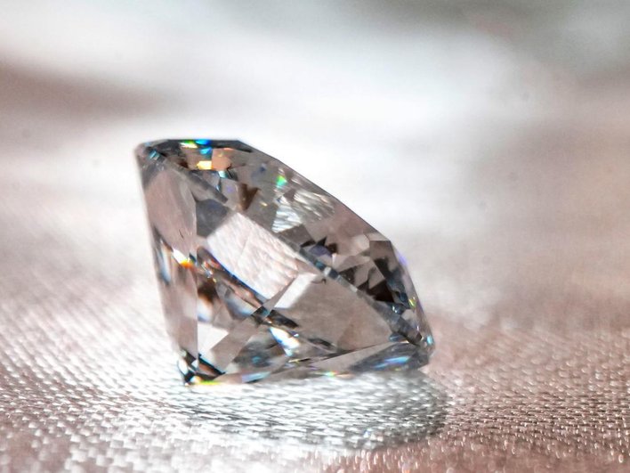Пионовый 3-каратный алмаз, полученный в Китае. Источник: China Daily