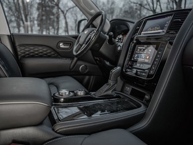 slide image for gallery: 27132 | Детали салона Infiniti QX80