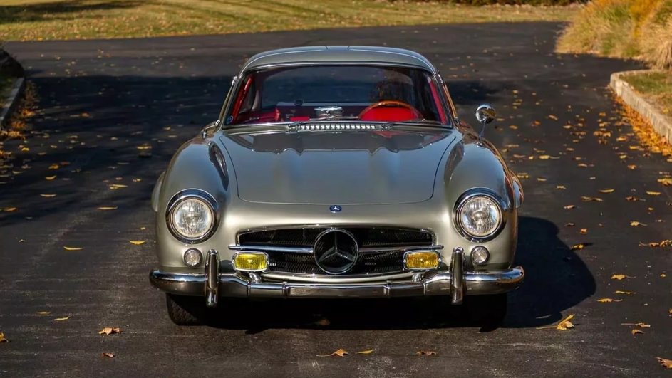 В продаже нашли редчайший первый спортивный Mercedes-Benz 300SL Gullwing