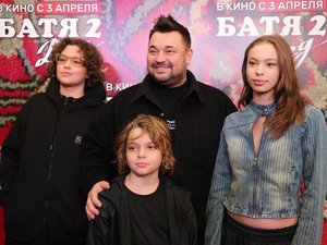 Сергей Жуков с детьми