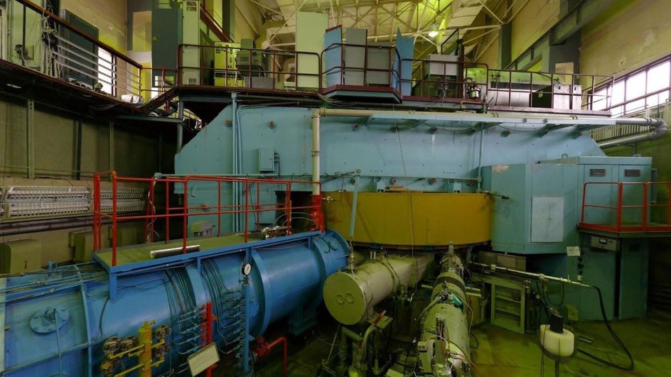 Ускоритель У-400 Ускоритель У-400