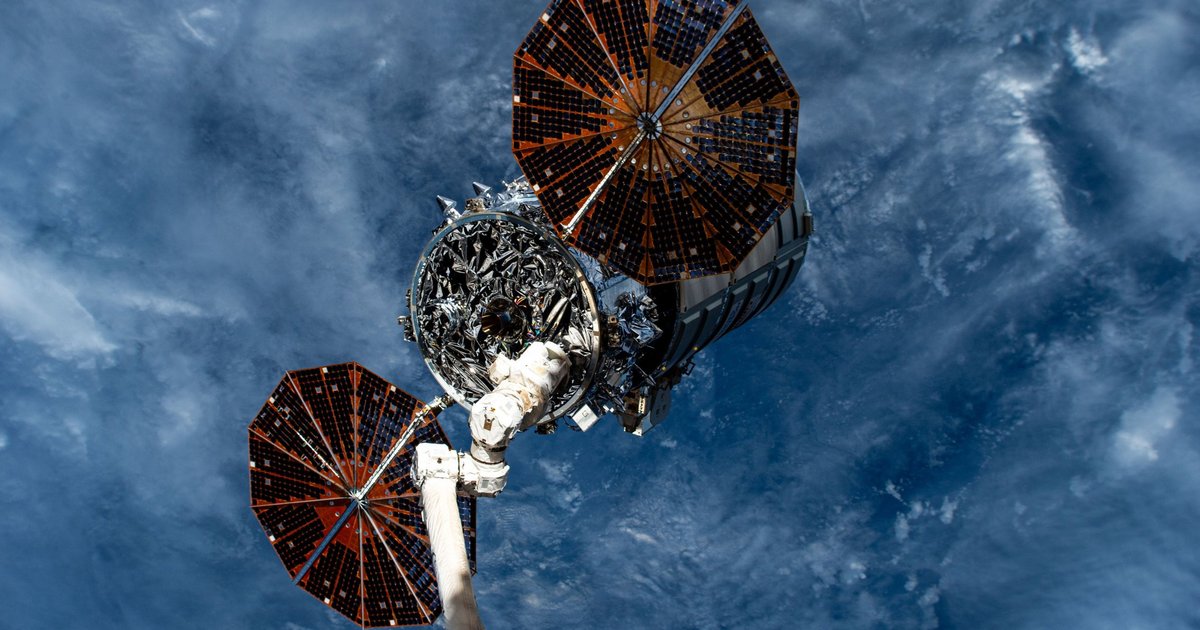 В шаге от гибели: опубликованы последние фото космического корабля Cygnus
