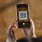 qr-код на смартфоне