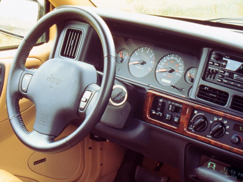 Jeep Grand Cherokee был первым внедорожником с подушками безопасности