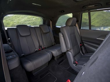 slide image for gallery: 24628 | Mercedes-Benz GLS салон