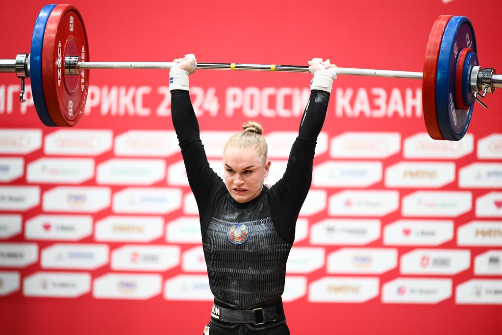 Штангистка Щепанова стала первой белорусской чемпионкой Игр БРИКС